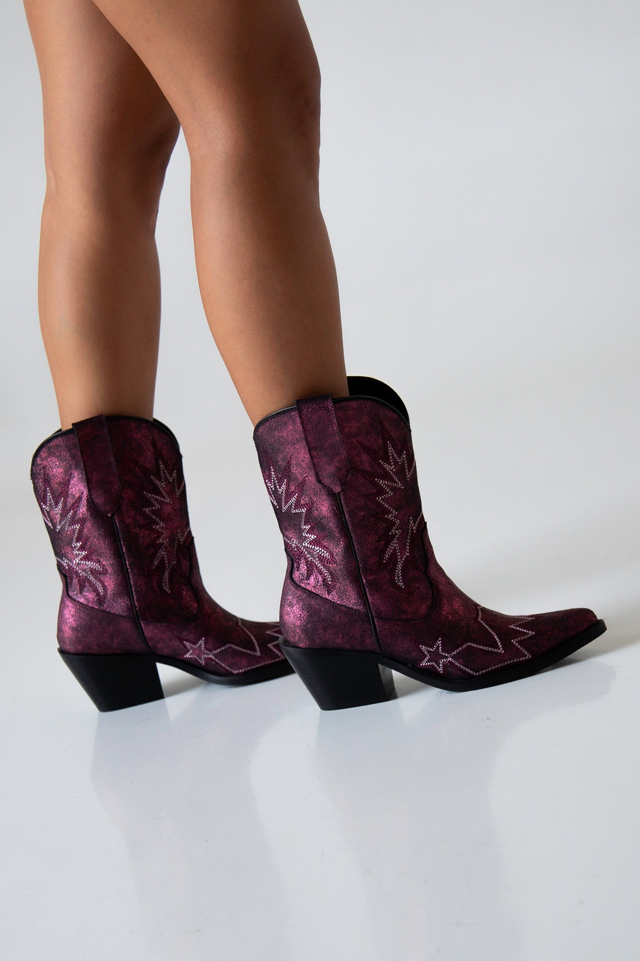 Botas de piel Moda en calzado Botas x Clinique Botas de piel para mujeres Hecho a mano 
Botas en tendencia Artesanal Calidad premium 100% piel genuina Diseño exclusivo León, Guanajuato Calzado mexicano Elegante y sofisticado